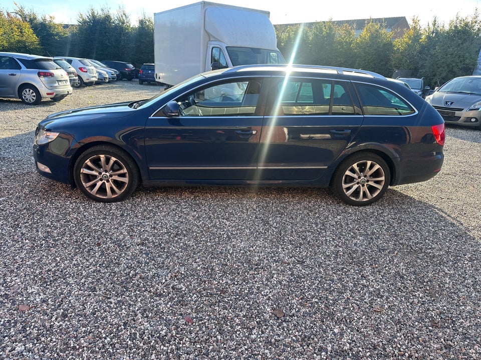 Skoda Superb 2,0 TDi 140 Ambition Combi DSG 5d