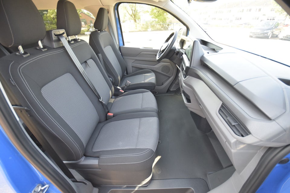 VW e-Caravelle 64 Basis SWB