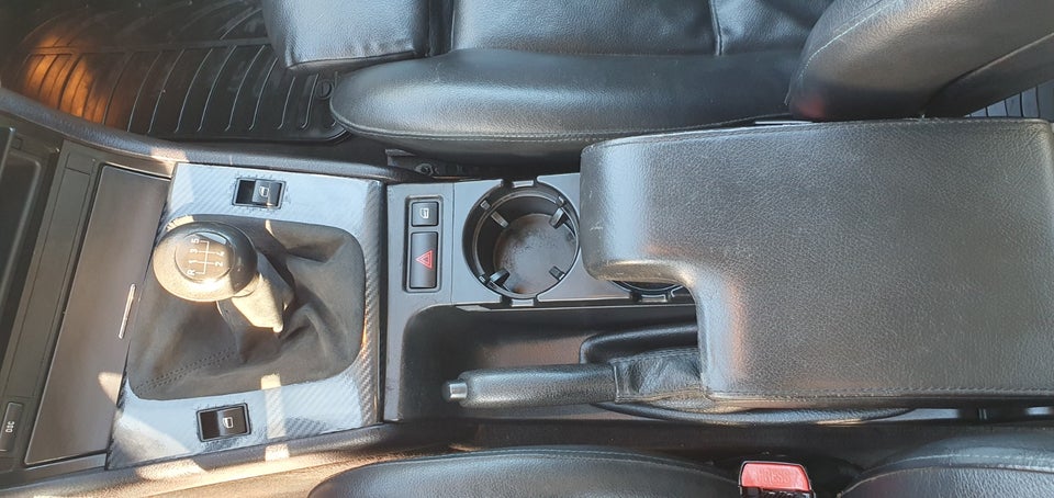 BMW 320i 2,2  4d