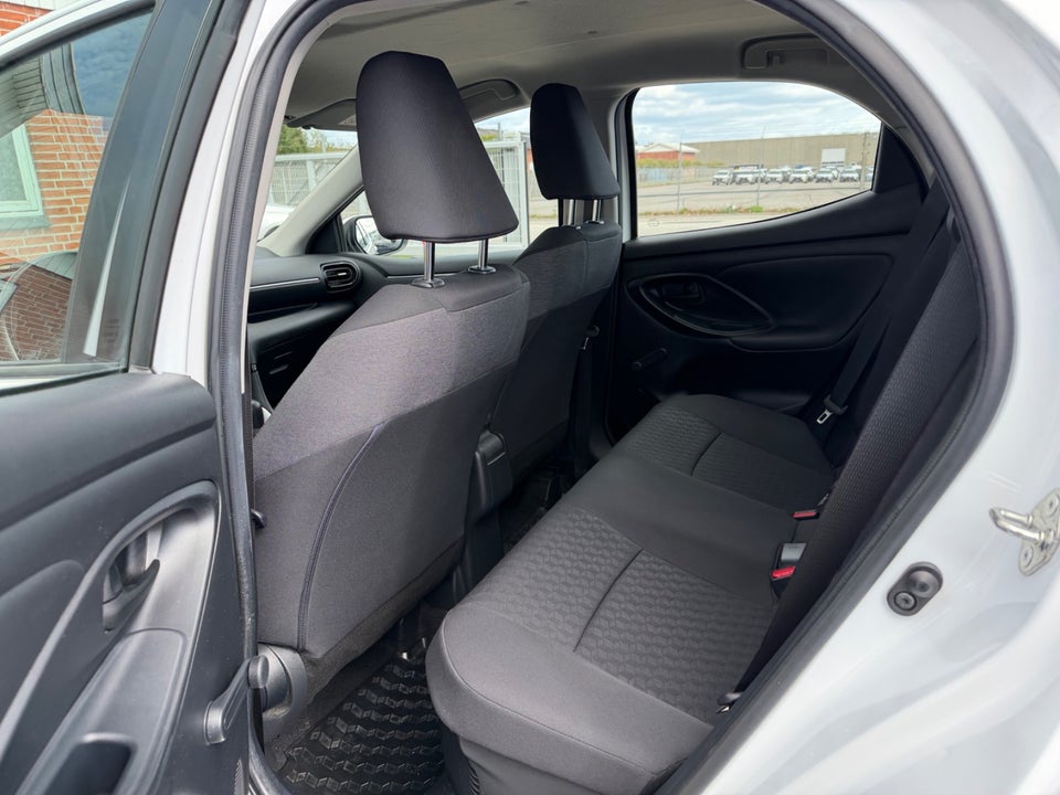 Toyota Yaris 1,5 Hybrid H3 e-CVT 5d