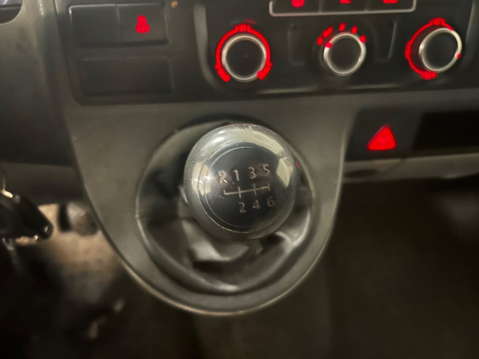 VW Transporter 2,0 TDi 140 Kassevogn kort