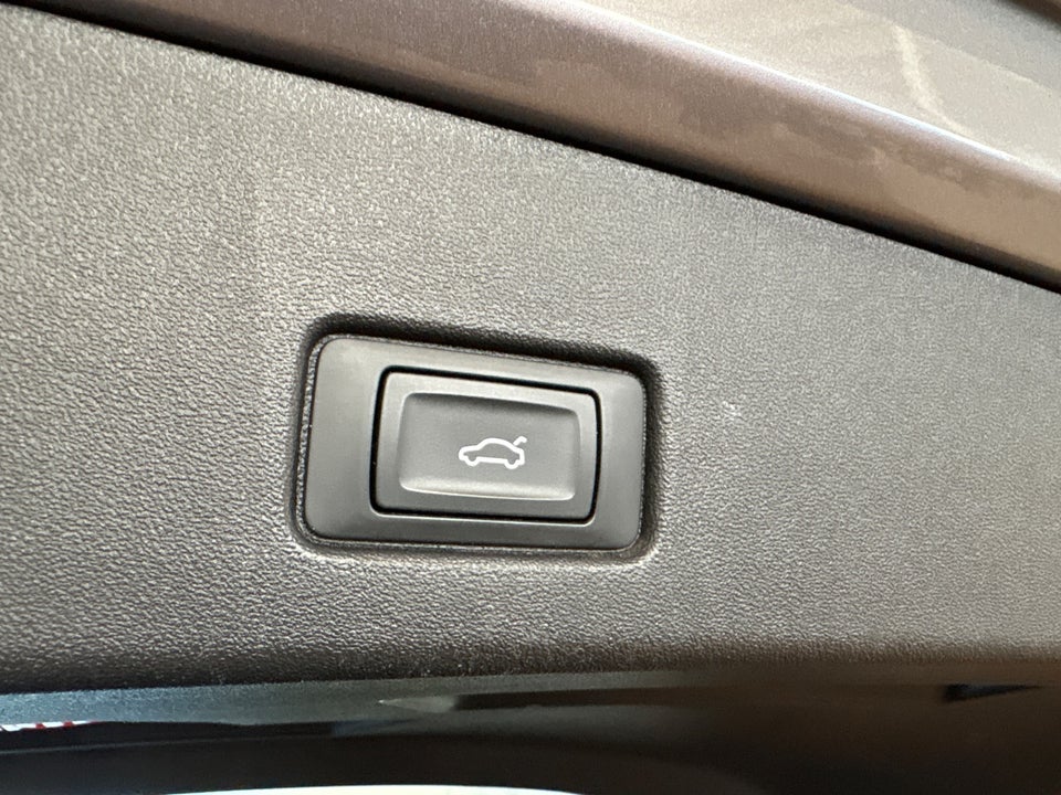 Audi Q4 e-tron 40 Advanced 5d