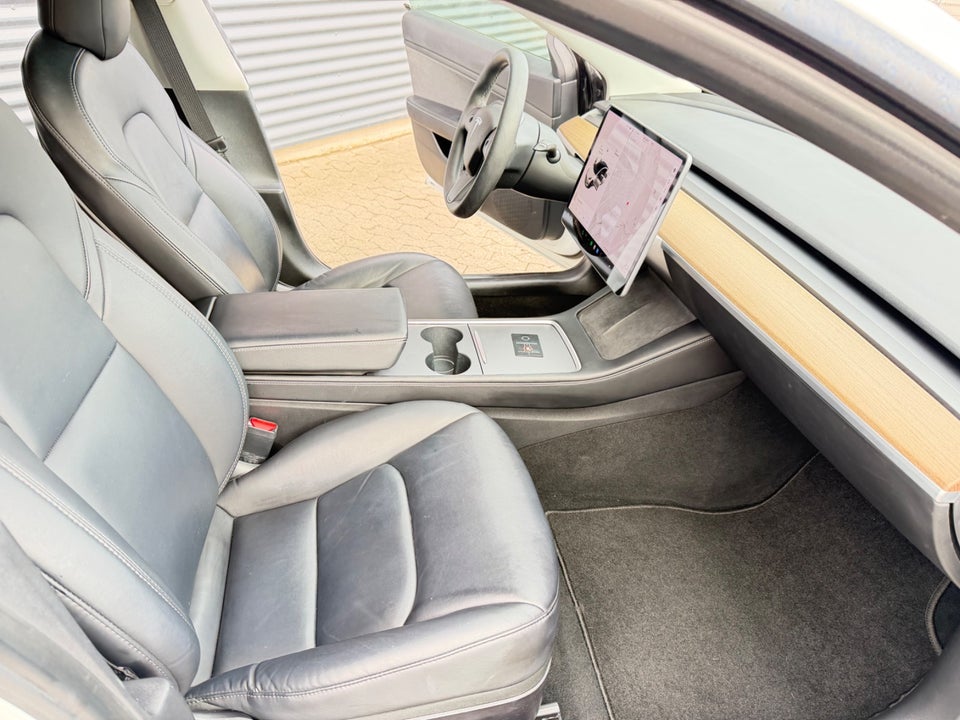 Tesla Model 3 Standard Range+ RWD 4d