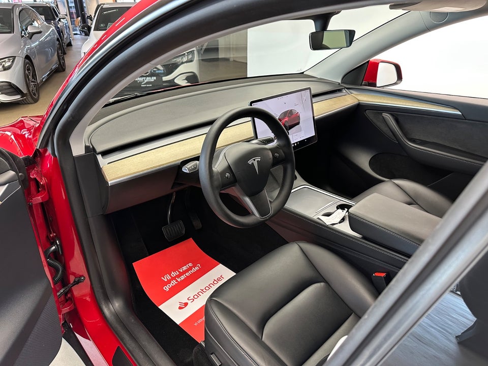Tesla Model Y Long Range AWD 5d