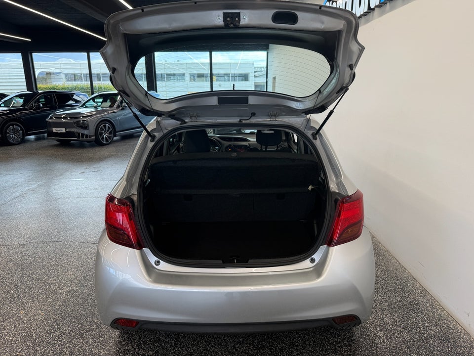 Toyota Yaris 1,0 VVT-i T1 5d