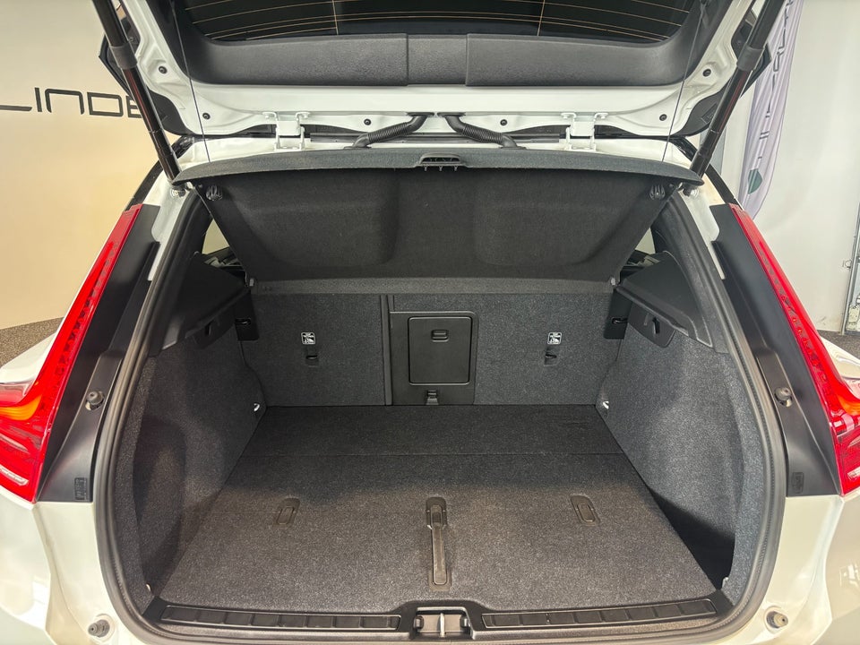 Volvo XC40 ReCharge Extended Range Plus 5d