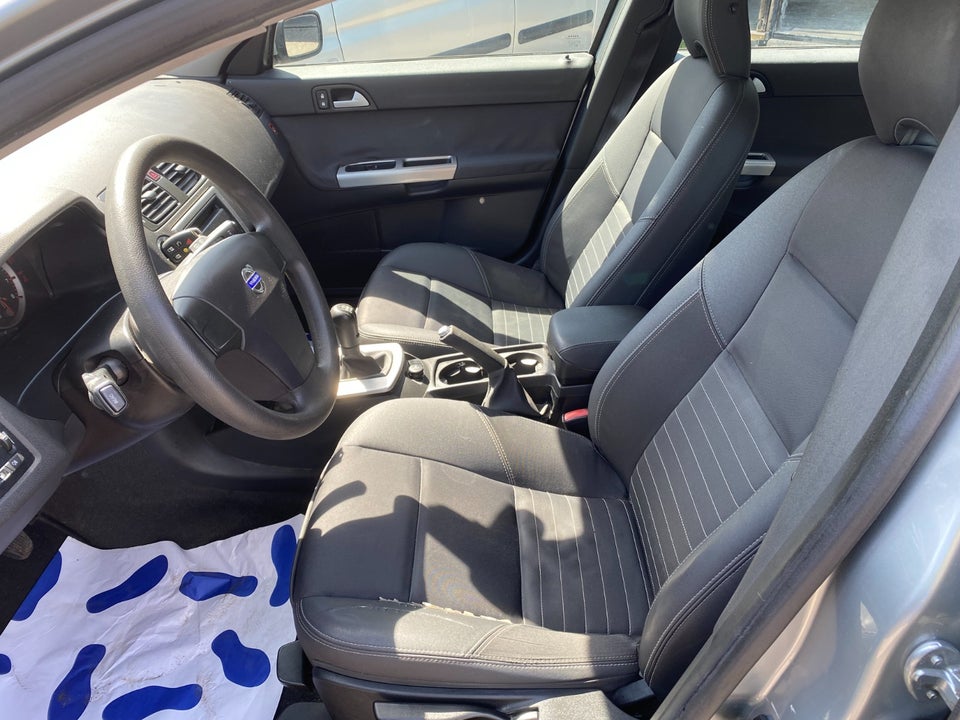 Volvo V50 1,6 Kinetic 5d