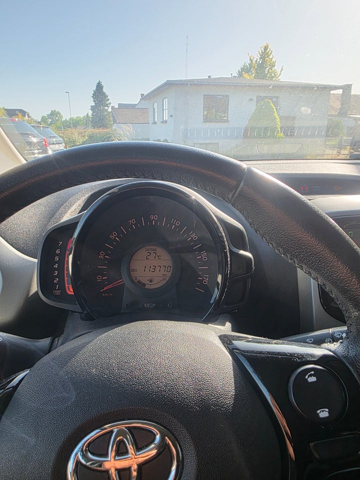 Toyota Aygo 1,0 VVT-i x-play 5d