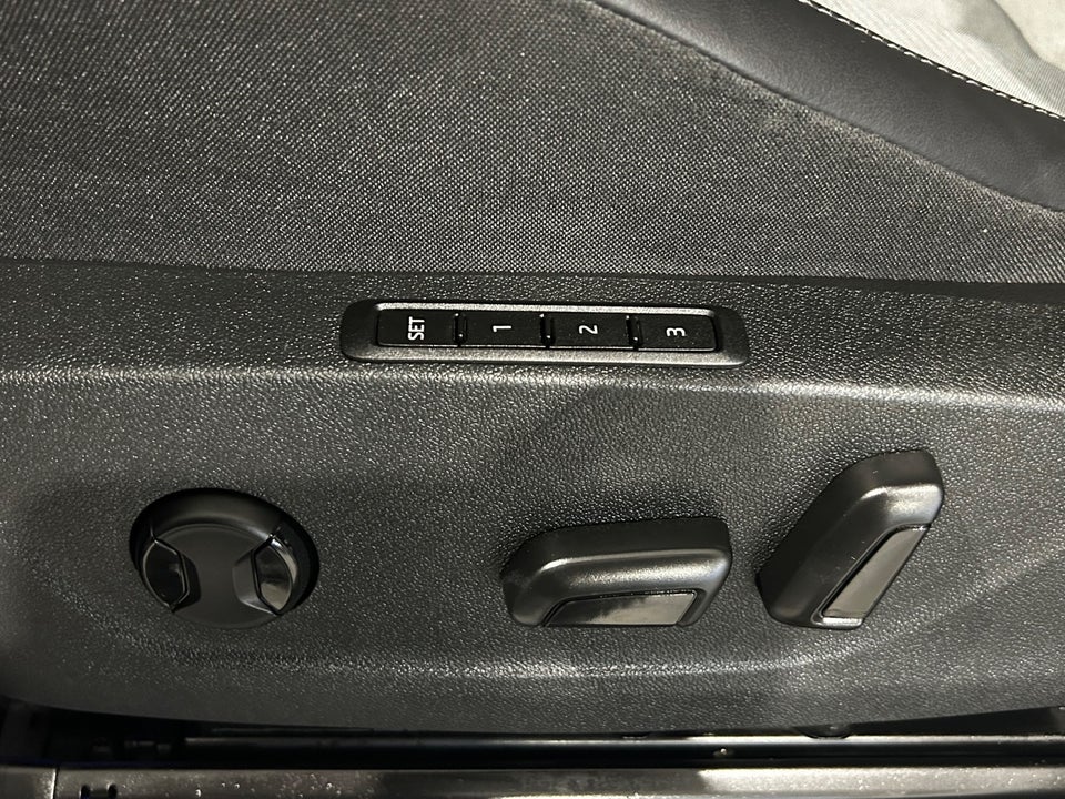 Skoda Enyaq 80 iV Premium Loft 5d