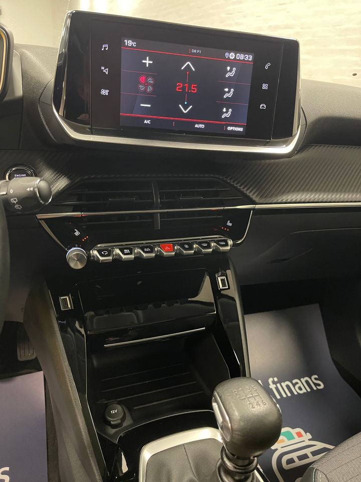 Peugeot 208 1,2 PureTech 100 Allure Sky 5d