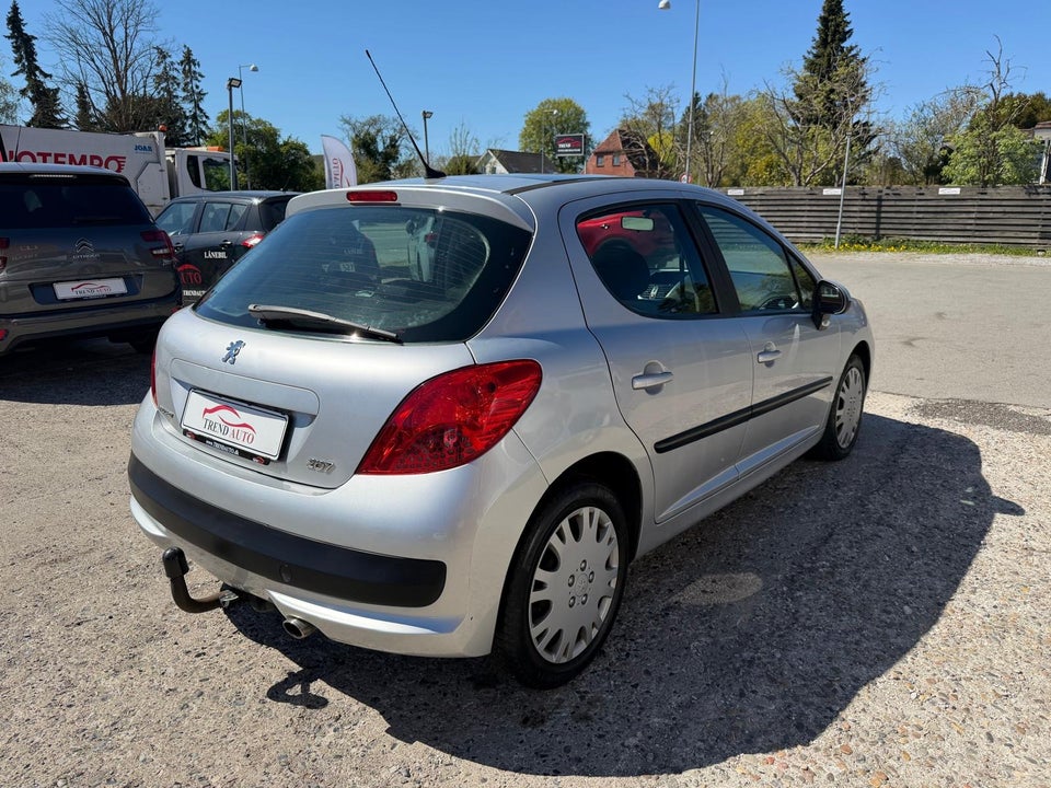 Peugeot 207 1,6 VTi S16 5d