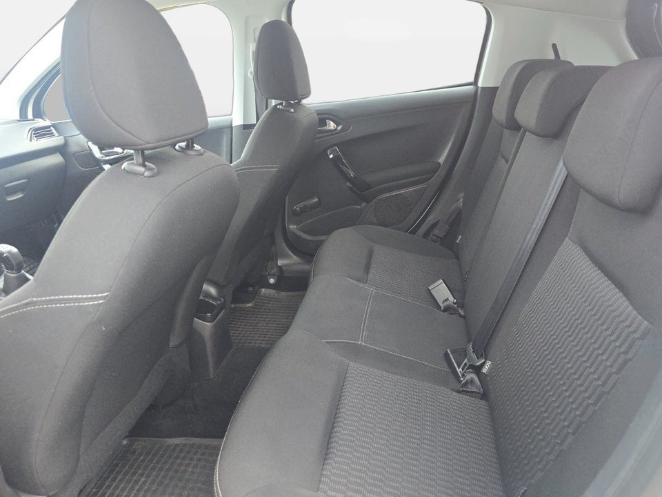 Peugeot 208 1,6 BlueHDi 100 Active 5d