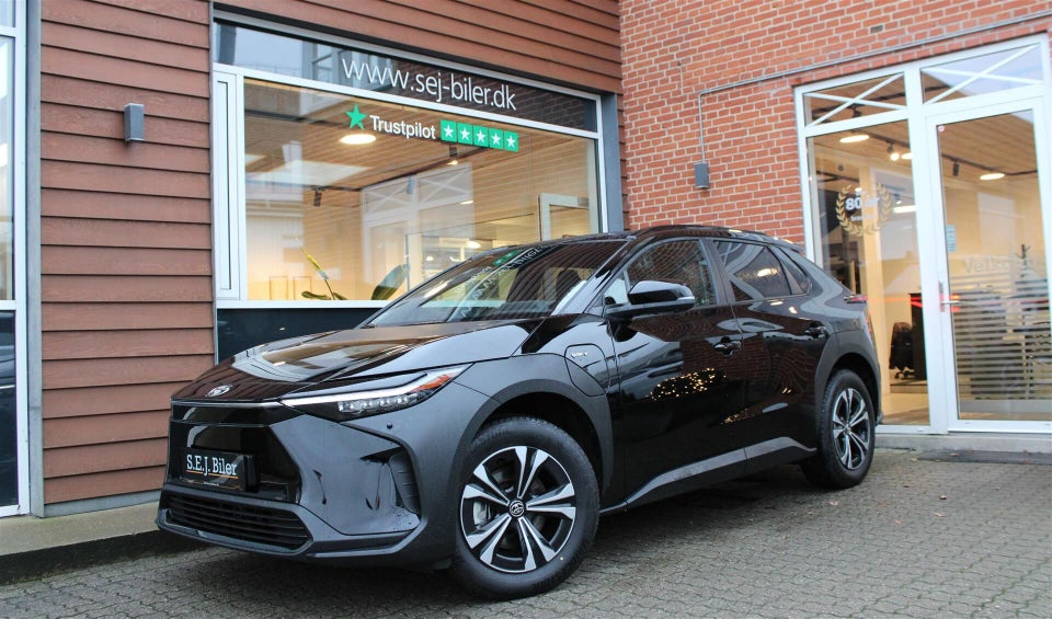 Toyota bZ4X Business+ 5d