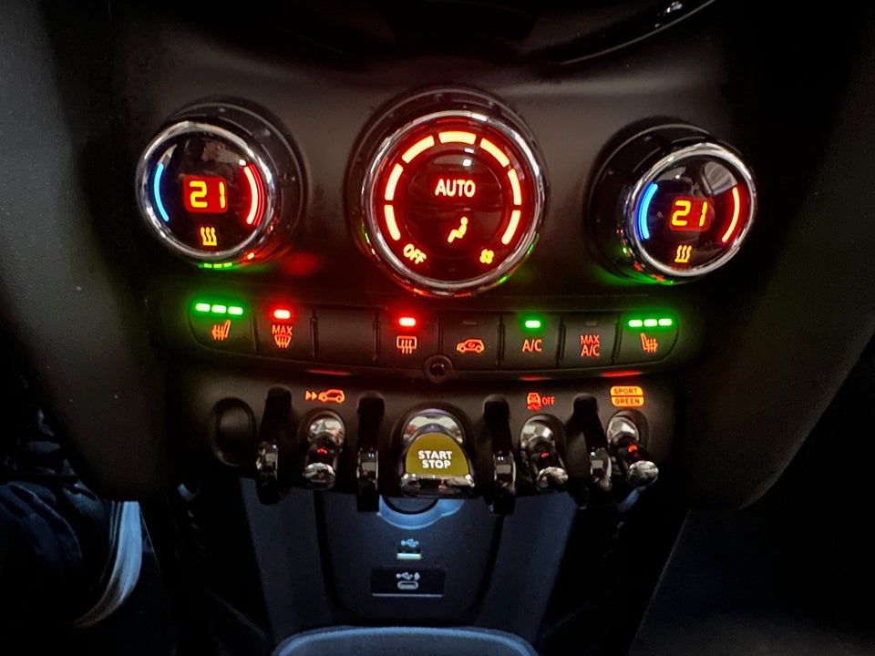 MINI Cooper SE Maximise 3d