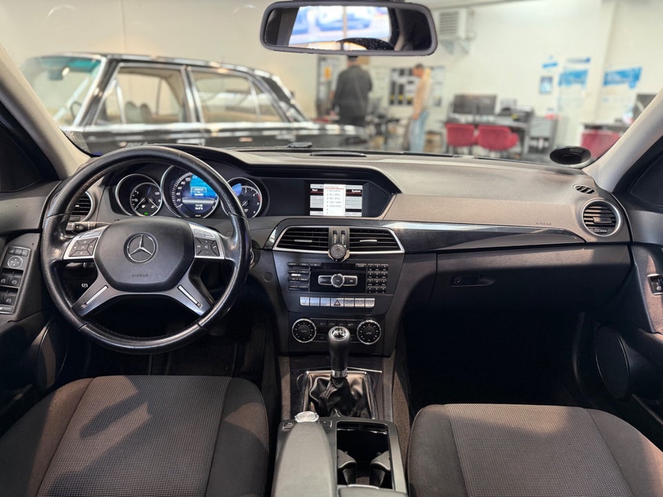 Mercedes C200 2,2 CDi BE 4d