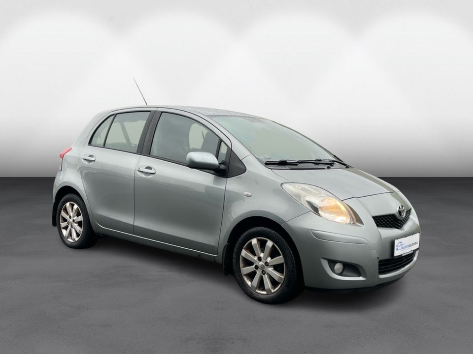 Toyota Yaris 1,3 S M/M 5d