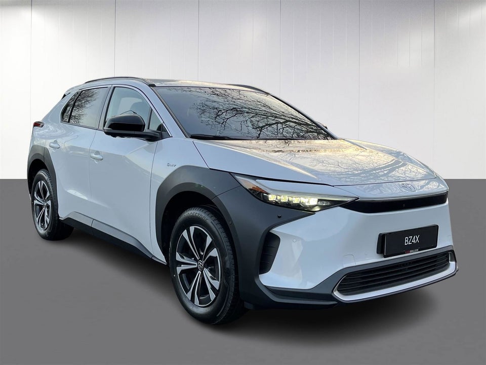 Toyota bZ4X Executive 5d