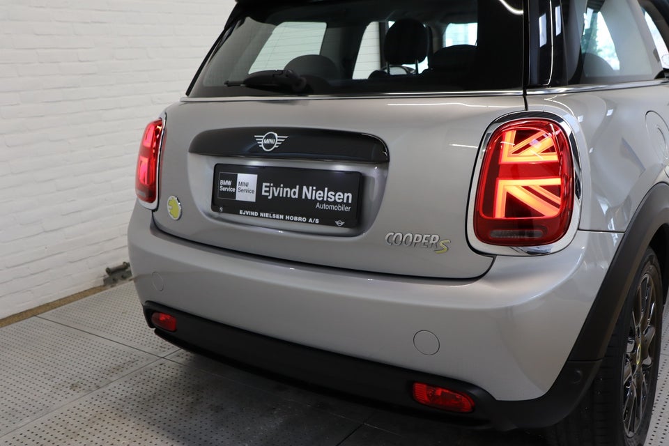 MINI Cooper SE Classic Trim 3d