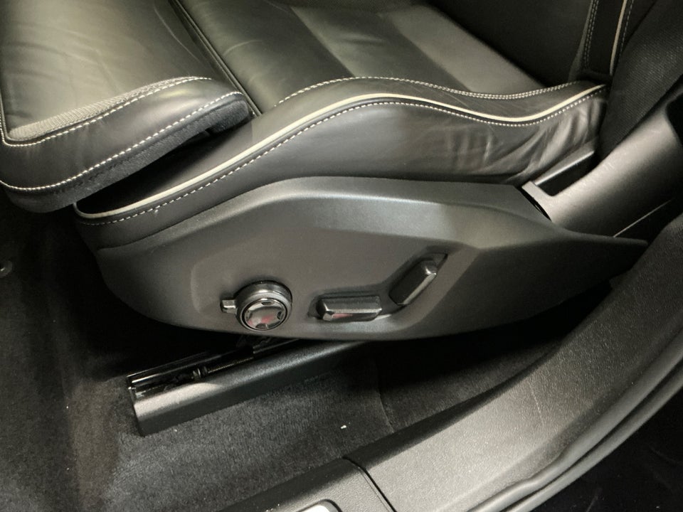 Volvo XC60 2,0 T6 ReCharge Plus Dark aut. AWD 5d