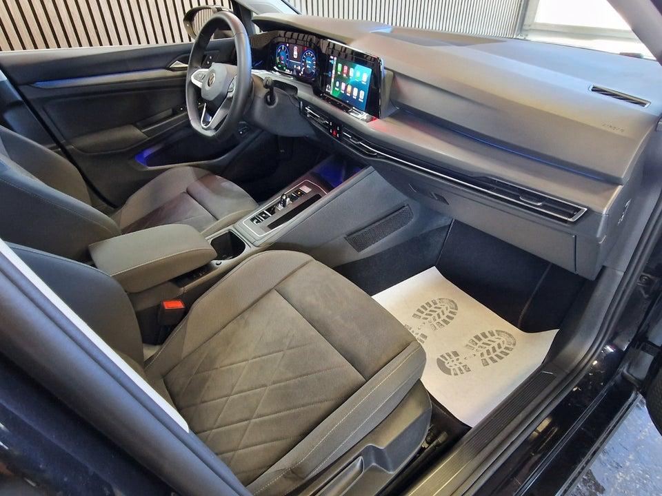 VW Golf VIII 1,4 eHybrid DSG 5d
