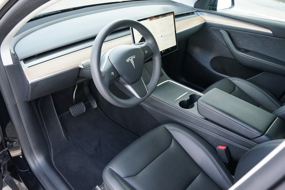 Tesla Model Y Long Range AWD 5d