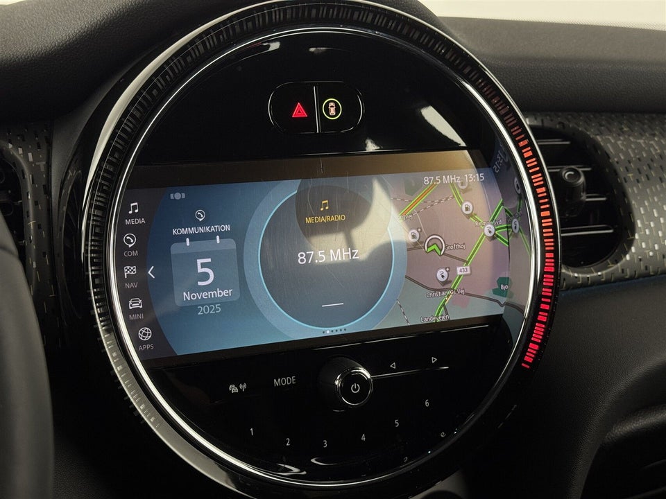 MINI Cooper SE Essential 3d