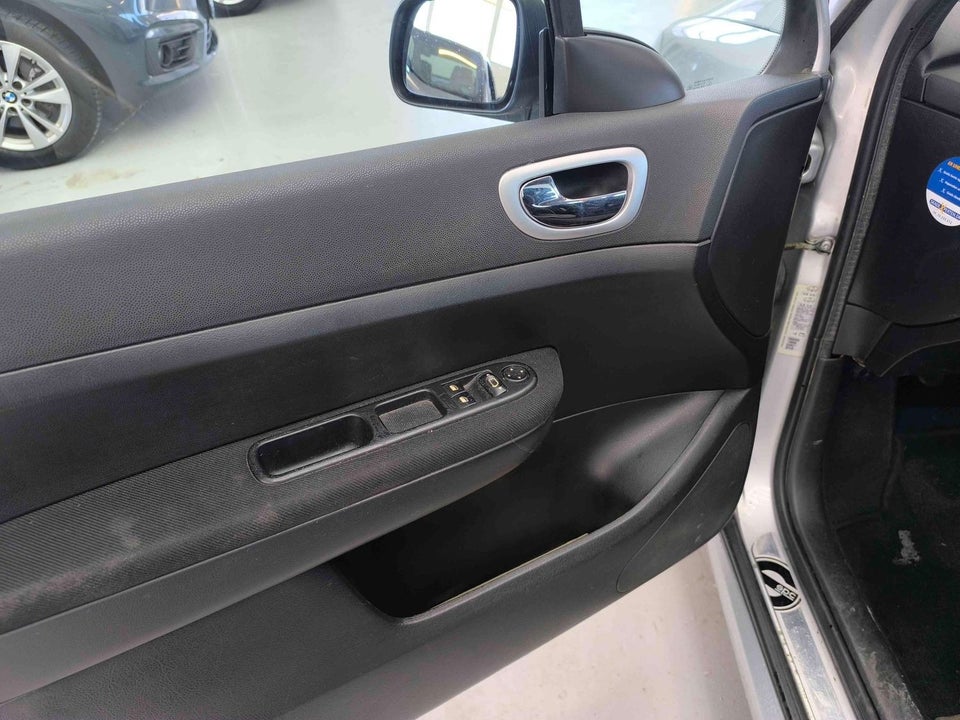 Peugeot 307 1,6 Edition aut. 5d