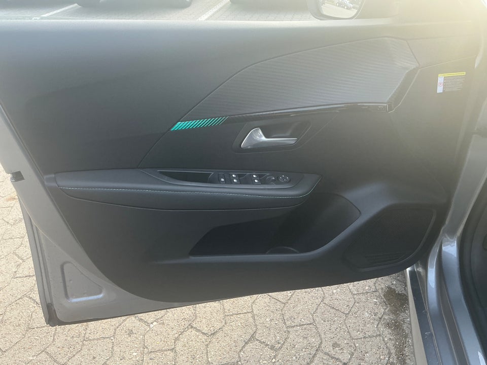 Peugeot e-208 50 Allure 5d