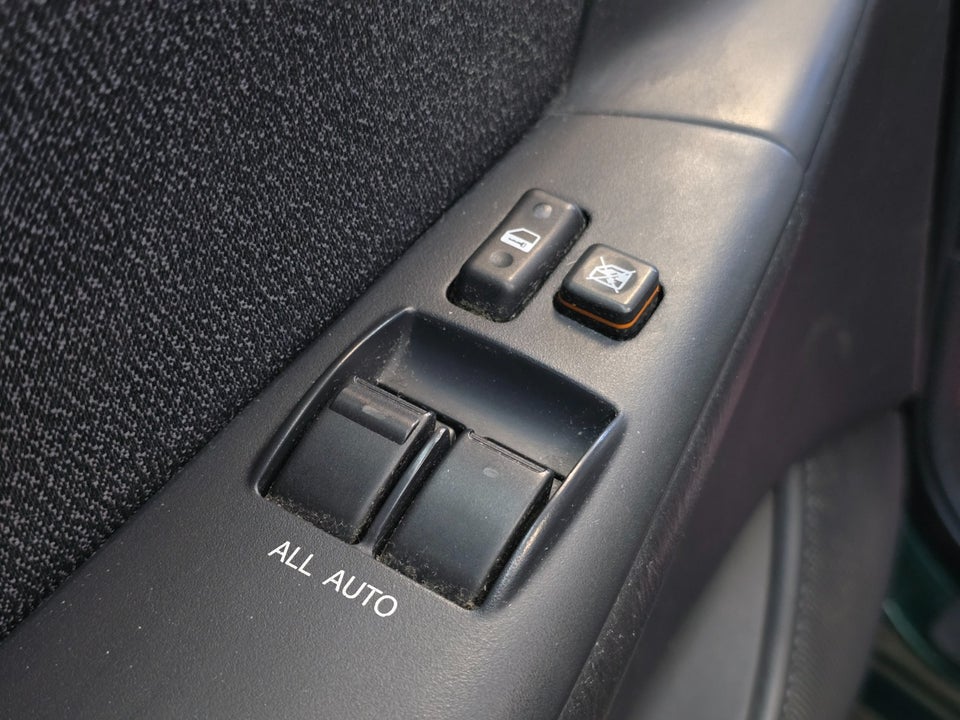 Toyota Corolla 1,6 Terra 5d