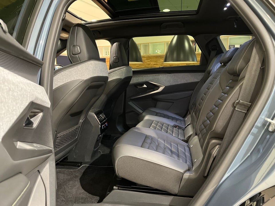 Peugeot e-5008 77 GT Pack 7prs 5d