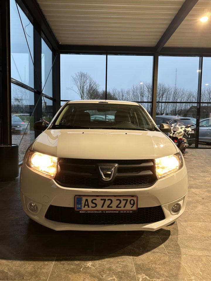 Dacia Sandero 1,2 16V Base 5d