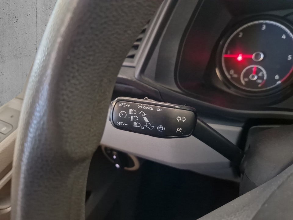 VW Transporter 2,0 TDi 150 Kassevogn kort