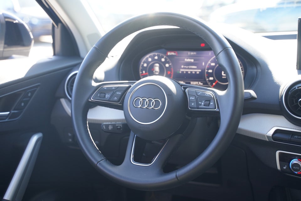 Audi Q2 35 TFSi Prestige S-tr. 5d