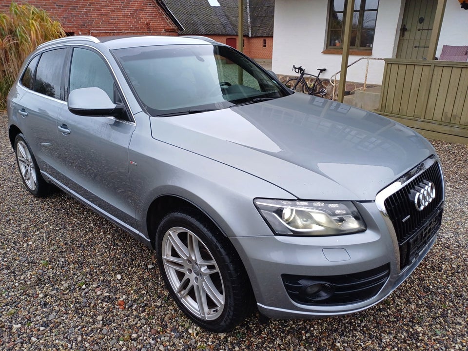 Audi Q5 3,0 TDi 240 S-line quattro S-tr. Van 5d