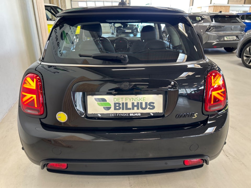 MINI Cooper SE Classic 3d