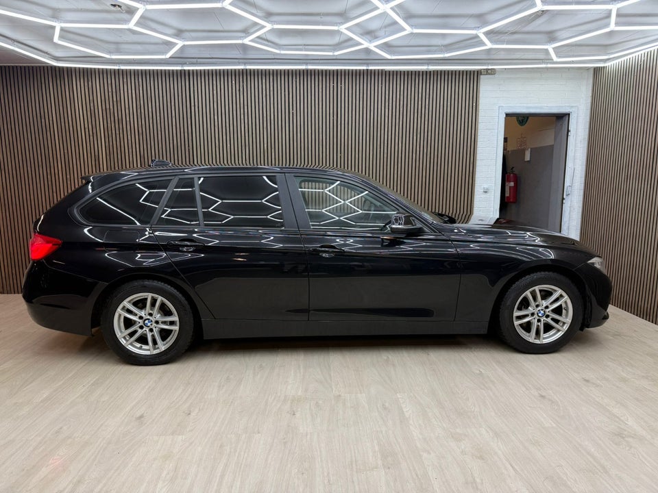 BMW 320d 2,0 Touring Advantage aut. 5d