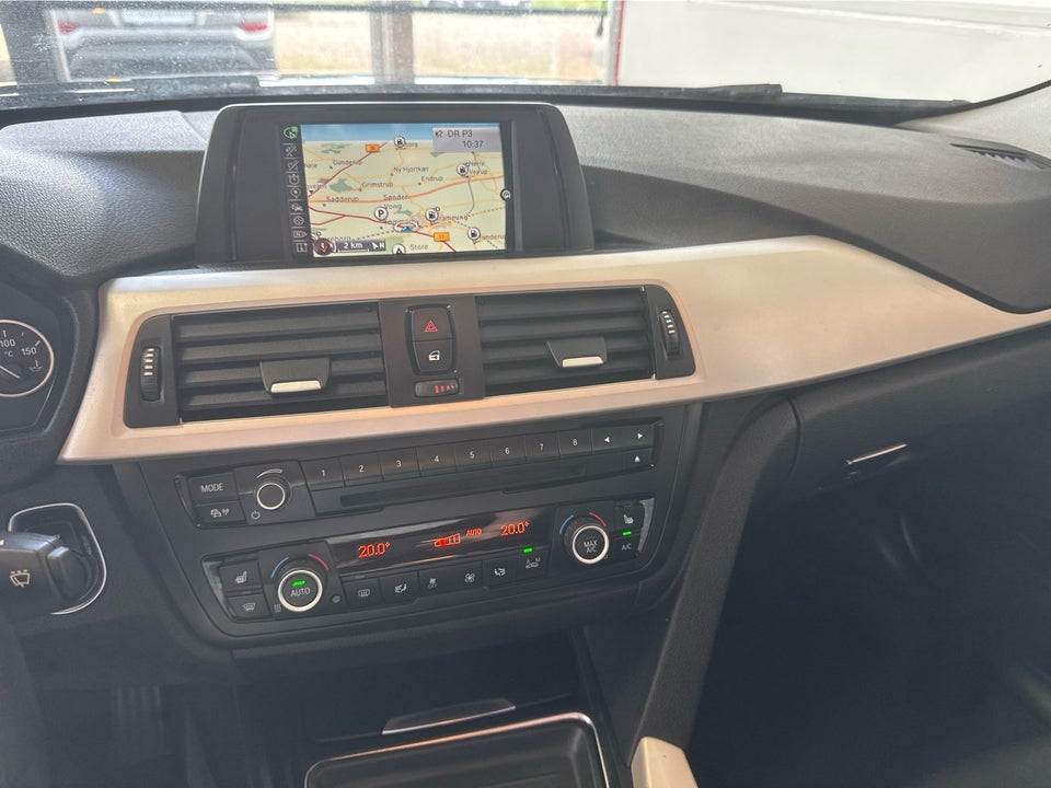 BMW 320d 2,0 Touring aut. 5d