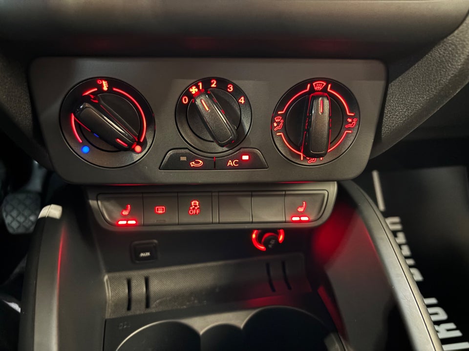 Audi A1 1,2 TFSi 86 Attraction Sportback 5d