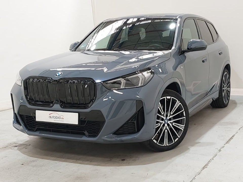 BMW iX1 xDrive30 Fully Charged M-Sport 5d