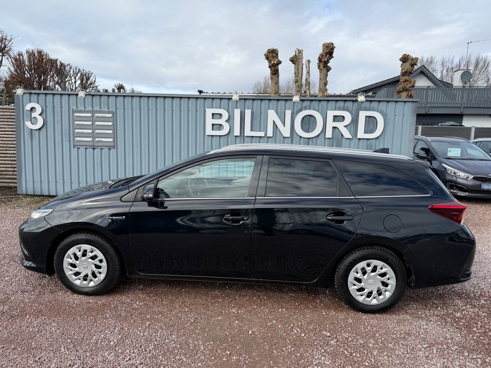 Toyota Auris 1,8 Hybrid H2 Comfort Touring Sports CVT 5d