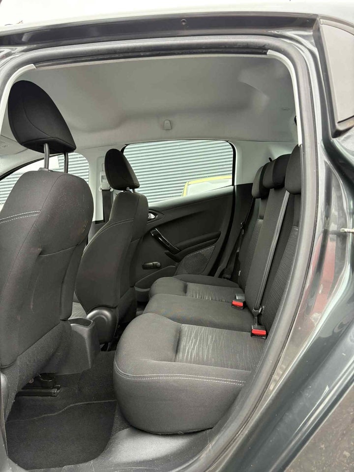 Peugeot 208 1,0 VTi Access 5d