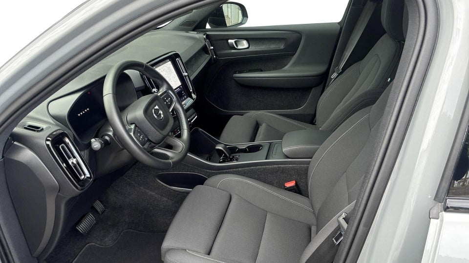 Volvo EX40 Extended Range Plus 5d