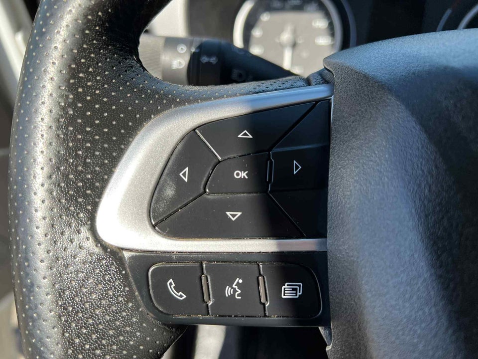 Iveco Daily 2,3 35S16 12m³ Van AG8