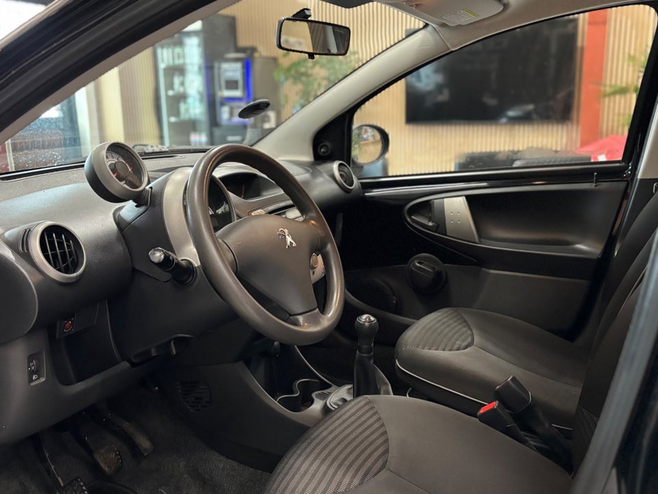 Peugeot 107 1,0 Champion 5d