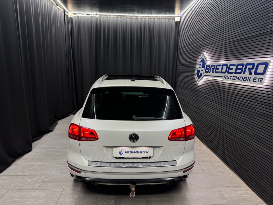 VW Touareg 3,0 V6 TDi 262 R-line Tiptr. 4Motion 5d