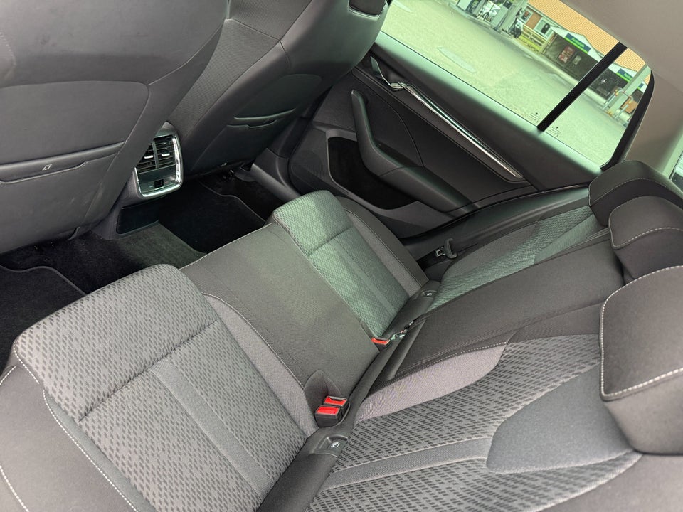 Skoda Octavia 1,4 TSi iV Plus Combi DSG 5d