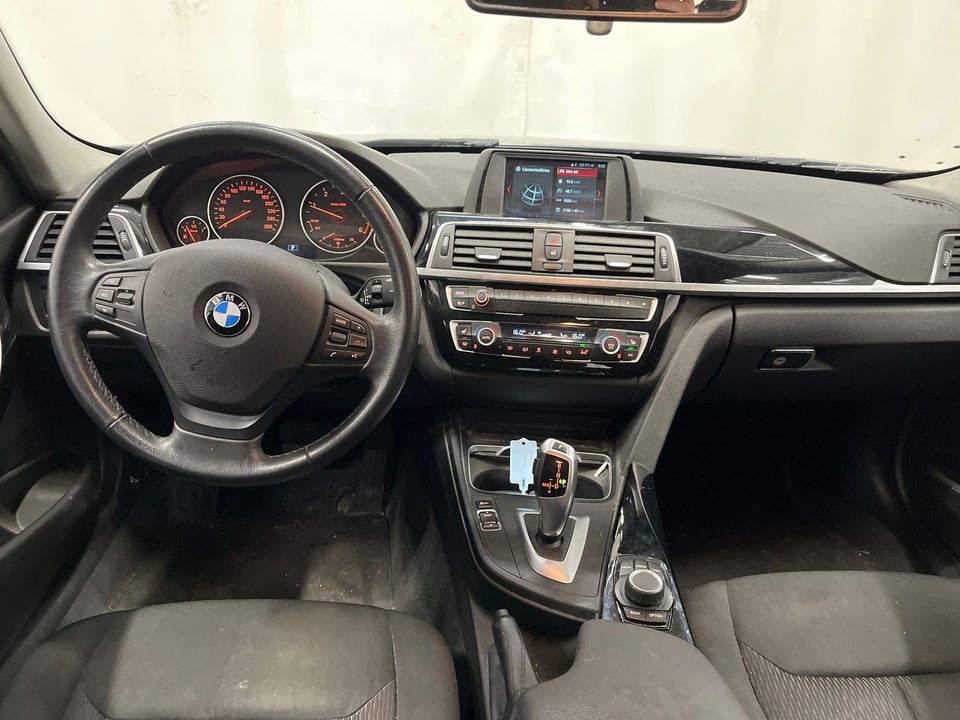 BMW 320d 2,0 Touring aut. 5d