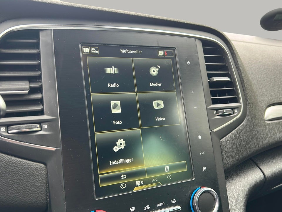 Renault Megane IV 1,3 TCe 140 Bose Edition Sport Tourer EDC 5d