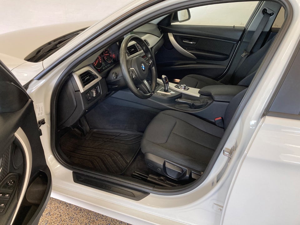 BMW 330d 3,0 Touring Sport Line aut. 5d