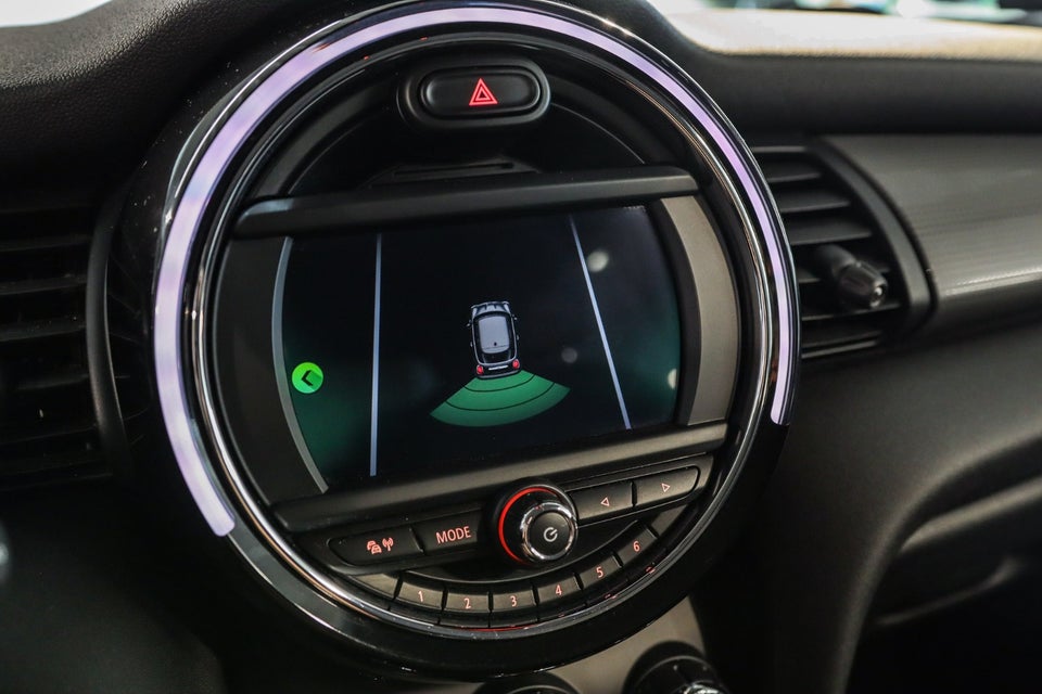 MINI Cooper 1,5 Essential Edition 5d